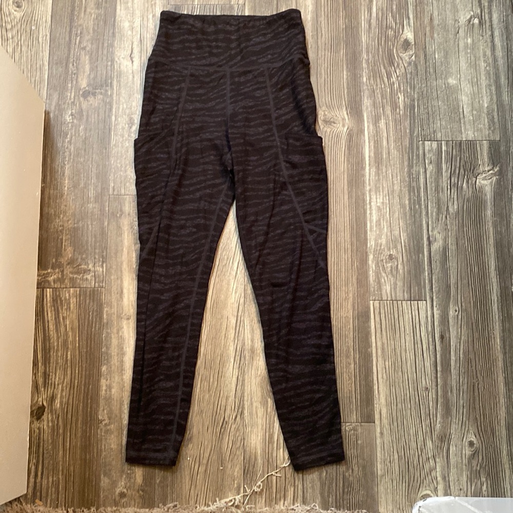 American Eagle pattern leggings